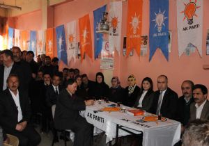 AK Parti Şenkaya'da toplandı